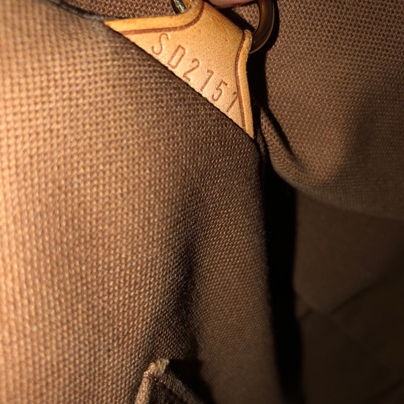 Authentic Louis Vuitton Tivoli GM (tags, dust bag) - Picture 2 of 8